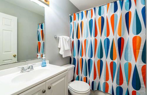 Hot Tub, Deck&Grill, Game Room, WiFi at Cute Cabin - Foto 21