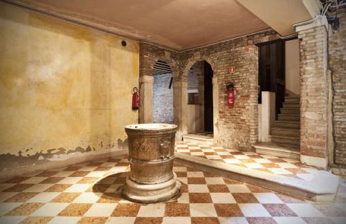 Elegant apartment with LIFT in historical 1600 Palace, a few min walk from San Marco Square - Foto 44