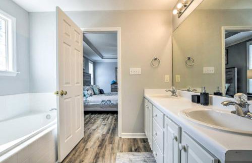 Welcoming Abode with Yard about 1 Mi to Dtwn Apex! - Foto 16