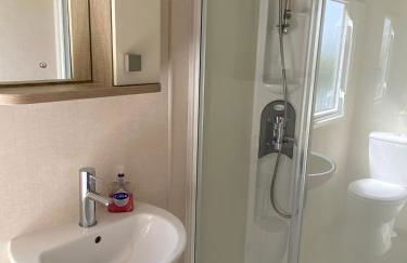 Stunning Caravan on Swanage Bay View Holiday Park - Foto 16