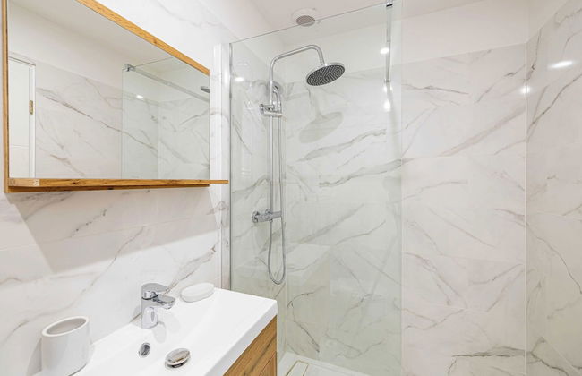 Large Renovated Studio - Bright - 1br/4p - Foto 8