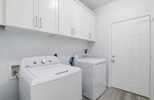 O18A Spacious 3BR Sleeps 10 Two Living Areas Houston - Foto 15