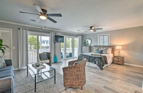 Couples Retreat with Balcony in Surfside Beach! - Foto 5