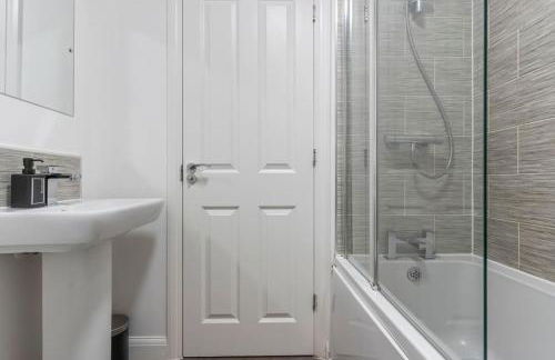 Luxury City Centre 5 Bed House with FREE parking - Foto 56