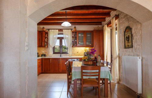 Villa Eleftherna - Majestic Evergreen Retreat with Scenic Views - Foto 22