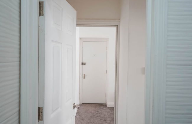 1 Bed Flat in Pedestrianized High Street - Foto 9