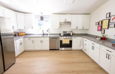 Saltwater Hot Tub, Forest Retreat, Minutes to Town - Foto 39