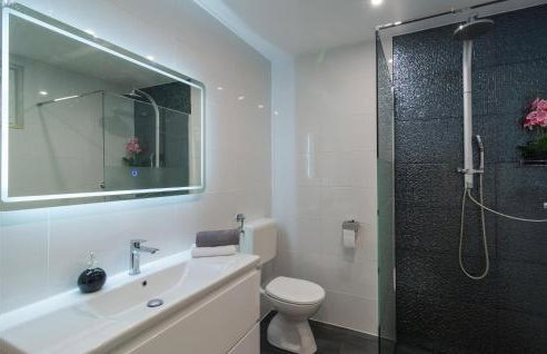 Amazing Apartment In Obrovac Sinjski - Foto 29