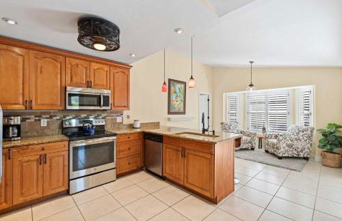 Pet Friendly Pool Home in River Reach of Naples FL - Photo 5