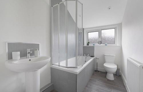 Chic Retreat Coastal Town Sleeps 4 - Foto 6