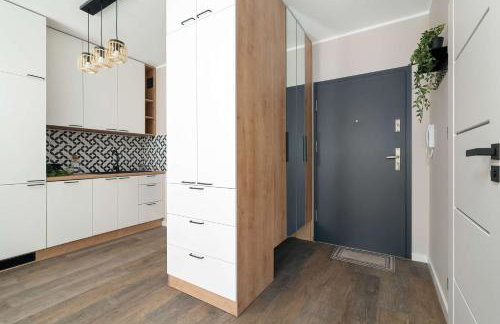 Prestigious Apartment with Terrace and Parking Close to the Airport Poznań by Renters Prestige - Foto 14