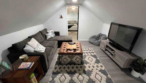 3-Minute JBLM Spacious & Cozy 4BR 2BTH Huge Yard - Foto 2