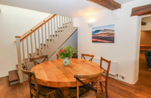 River Cottage Hayfield - Photo 16