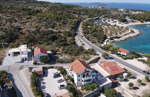 Drazena Buntin Apartments - Photo 9