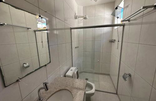 Aptos em condominio frente mar na praia de Taperapuã, atravessou a rua está na praia, aptos com 2 quartos com ar condicionado, internet privativa 300MBPS, 1 vaga de garagem, acomodam até 6 pessoas - Foto 33