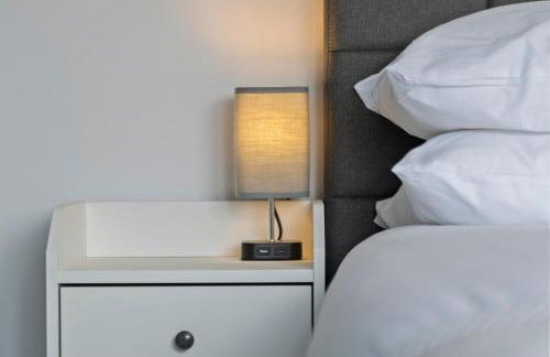 Exquisite 7 Bedroom 5 Bathroom House - Over 1900 sqft - Close to City Centre with Free Parking, Fast W-Fi and SmartTVs by Yoko Property - Foto 46