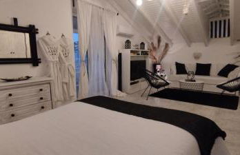 Villa Maria Lagonissi - Private Villa upstairs with exclusive access to pool & outside areas - Foto 24