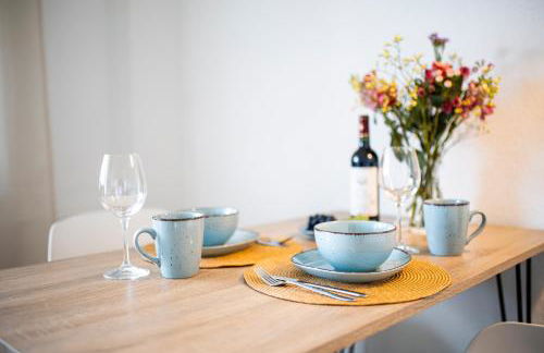 Große Wohnung mit Balkon, Waschmaschine und Smart TV - Foto 4