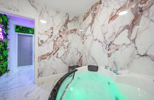 Spacious 6 Bedroom Escape with Hot Tub, Games Room & Karaoke in Yorkshire - Foto 19