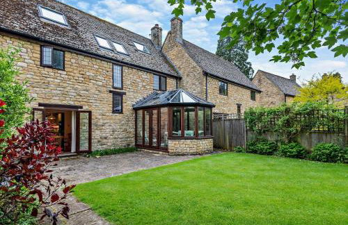 5 Bed in Cheltenham oc-94643 - Photo 1