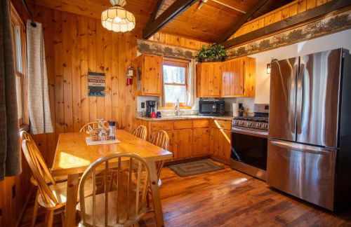 Traditional Cabin - Family Headquarter - 2 Bed Cabin - Fast Wi-Fi CB09 - Foto 8