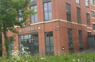 2 Beds Mint drive With Secure car Or Van Park w WiFi-Netflix No Deposit Required - Foto 31