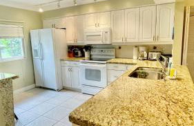 lovely 2BED 2BA vacation rental near the Beach - Photo 28