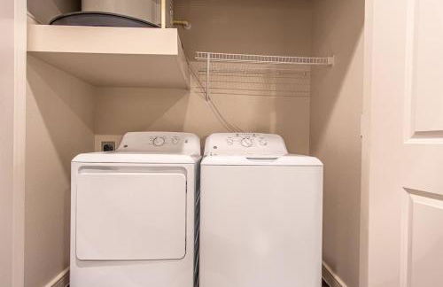 Boulevard Stays Nature Escape 2BR Suite Gym Pool Parking - Foto 13