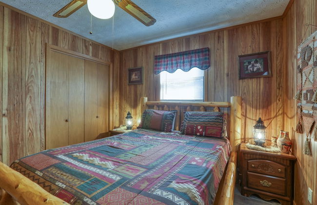 Wandering Creek - 2 Bedrooms, 1 Baths, Sleeps 6 Cabin by RedAwning - Foto 2