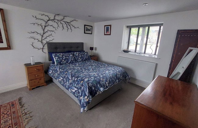 1 Bed Flat - Sleeps 4 - Garden - Parking - Wifi - Foto 3