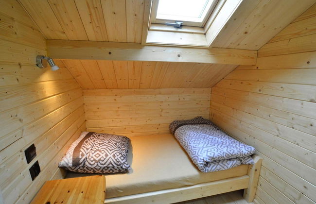 Wooden House by Ostrowieckie Lake With Beach - Photo 4