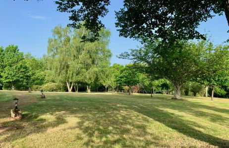 Les Perroutis - Foto 8