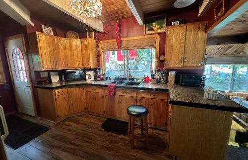Well-appointed Adirondack cabin directly on 9-mile lake - Foto 33
