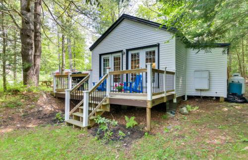 East Otis Vacation Rental with Private Deck and BBQ! - Foto 2