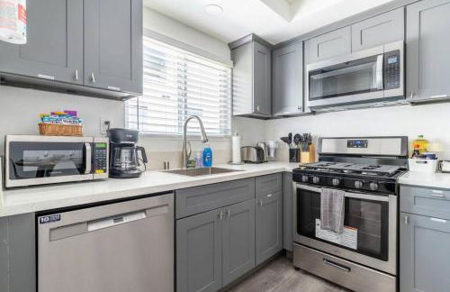 City Retreat Minutes to DT - Foto 22