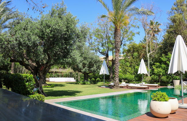 Luxurious Coastal Villa with Pool - Foto 79