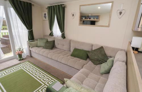 Homeslea 33 Millennium Gardens - Photo 6