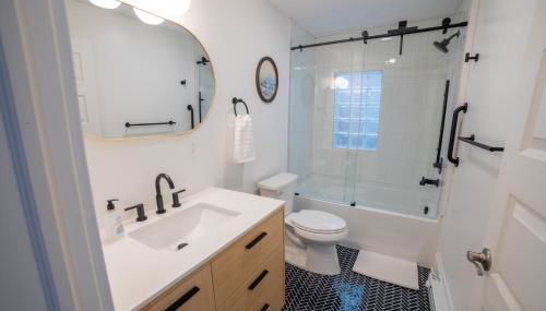 Prime Location on Main Street - Foto 2, Shower