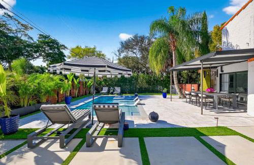 Villa 800 - 3 BEDROOM - 3 AND A HALF BATHROOMS -6 BEDS- Spa like Retreat Saline Pool & Jacuzzi - Foto 59