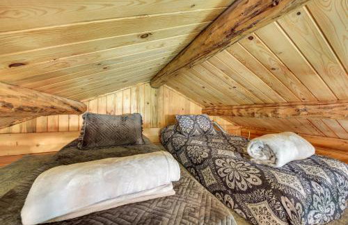 Cozy Farm Cabin - 9 Mi to Trout Creek! - Foto 18