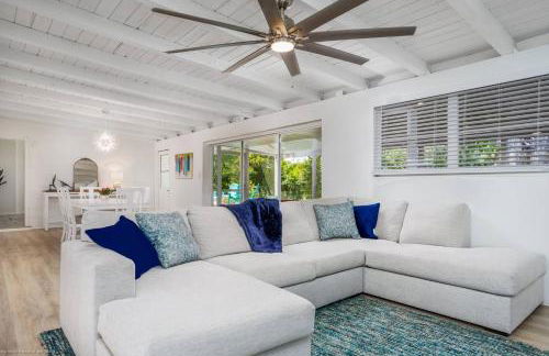 Gorgeous Grove Contemporary Family Home - Foto 26