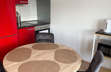 City Apartment 3 #Netflix &Wlan &Kaffee Maschine & Zentral & 500m Innenhafen & 2 min U Bahn - Foto 11