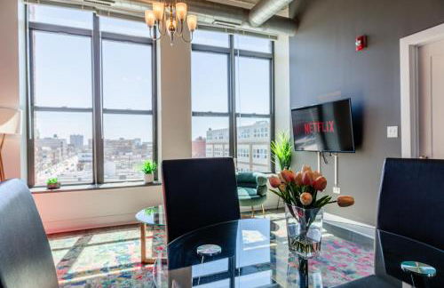 Modern and Bright 2BR on Michigan Ave with Optional Parking and Gym Access Near Soldier Field & Grant Park - Foto 15