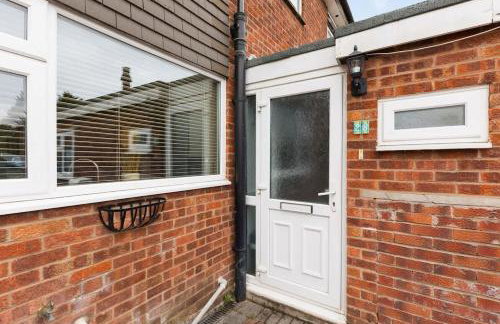 4-Bed Home for Contractors - Parking - Walk to Hospital - Foto 17