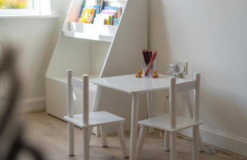 Modern Spacious 3 Bedroom House in Canterbury with En Suite and Free Parking Perfect for Contractors & Families - Photo 27