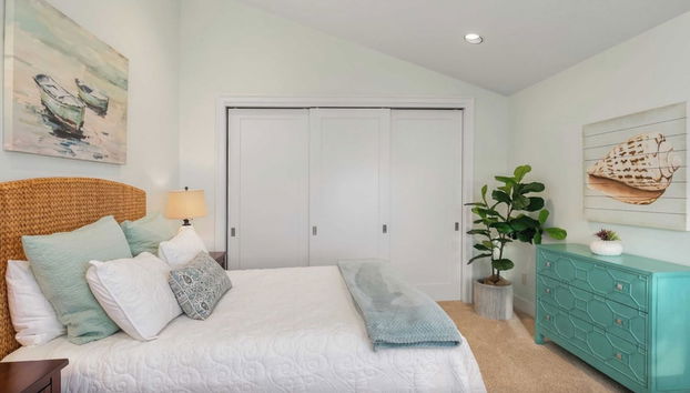 Villa Manzanita by Avantstay Hot Tub, 1 Block to Beach/town, Chef's Kitchen - Photo 3, Chambre