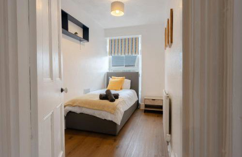 4-Bedroom Coastal Getaway in Pembroke Dock - Foto 5