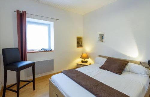 Peaceful Holiday Home in Plouguin With Indoor Pool - Foto 20