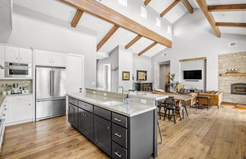 Luxurious, Modern Farmhouse in Wine Country - Foto 13