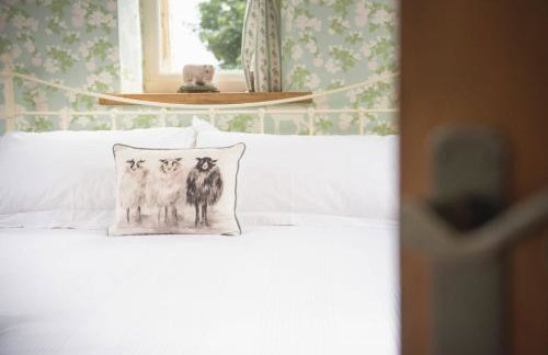 Winsbury Cottage - Photo 14